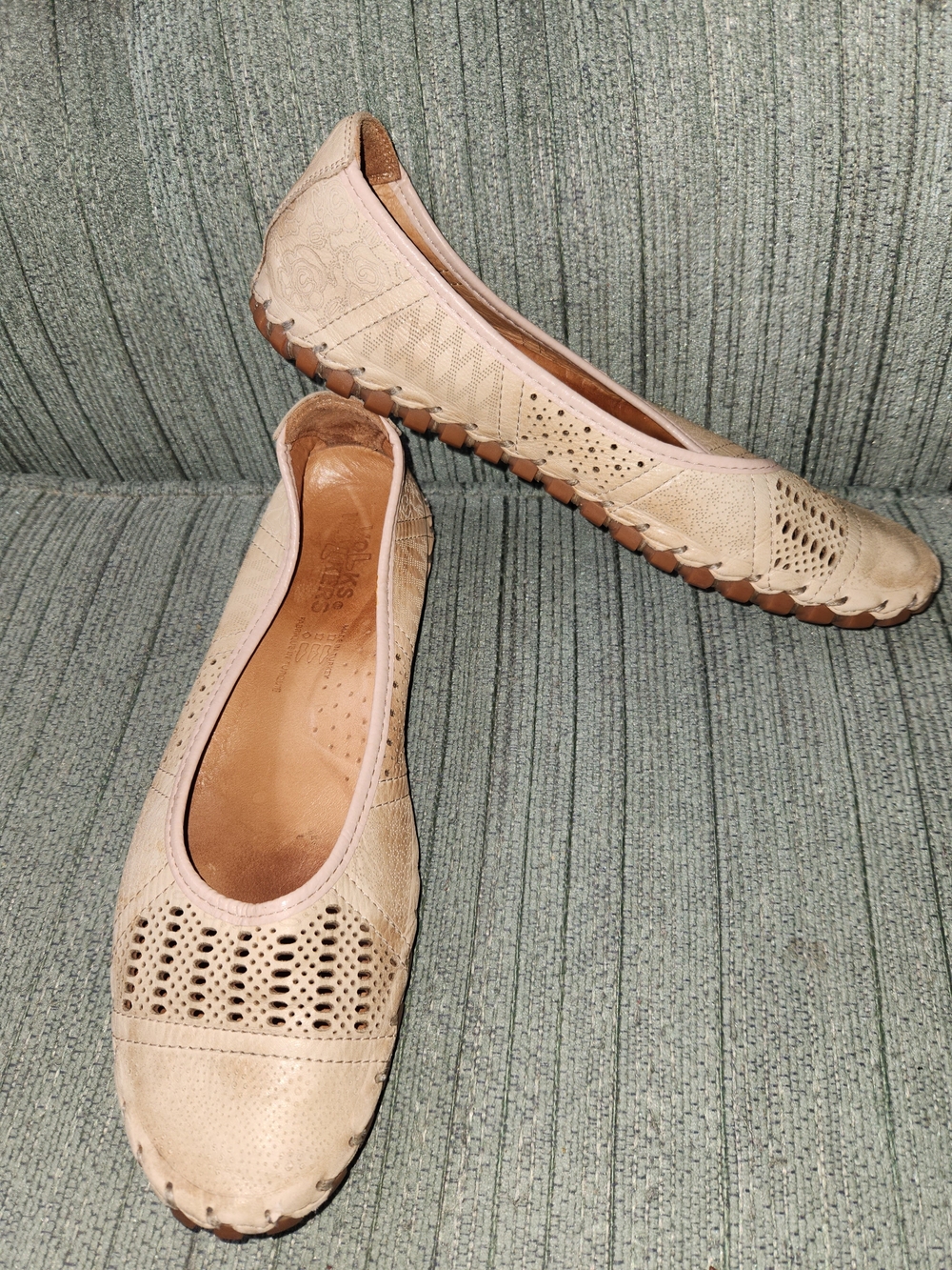 🍉Beige Perforated Leather Ballet Flats